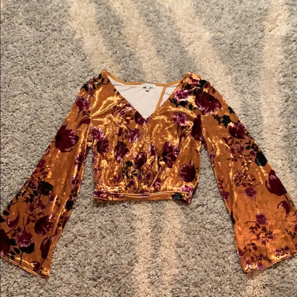 🌸Patrons of Peace Boho Floral Tie Back Crop Top🌸